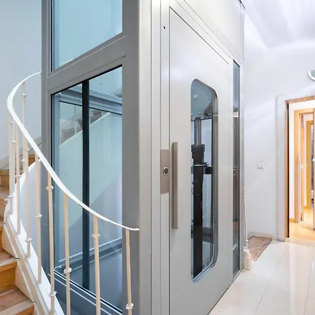 Whome Premium Family W/ Lift, Ac & Barbecue Apartment *